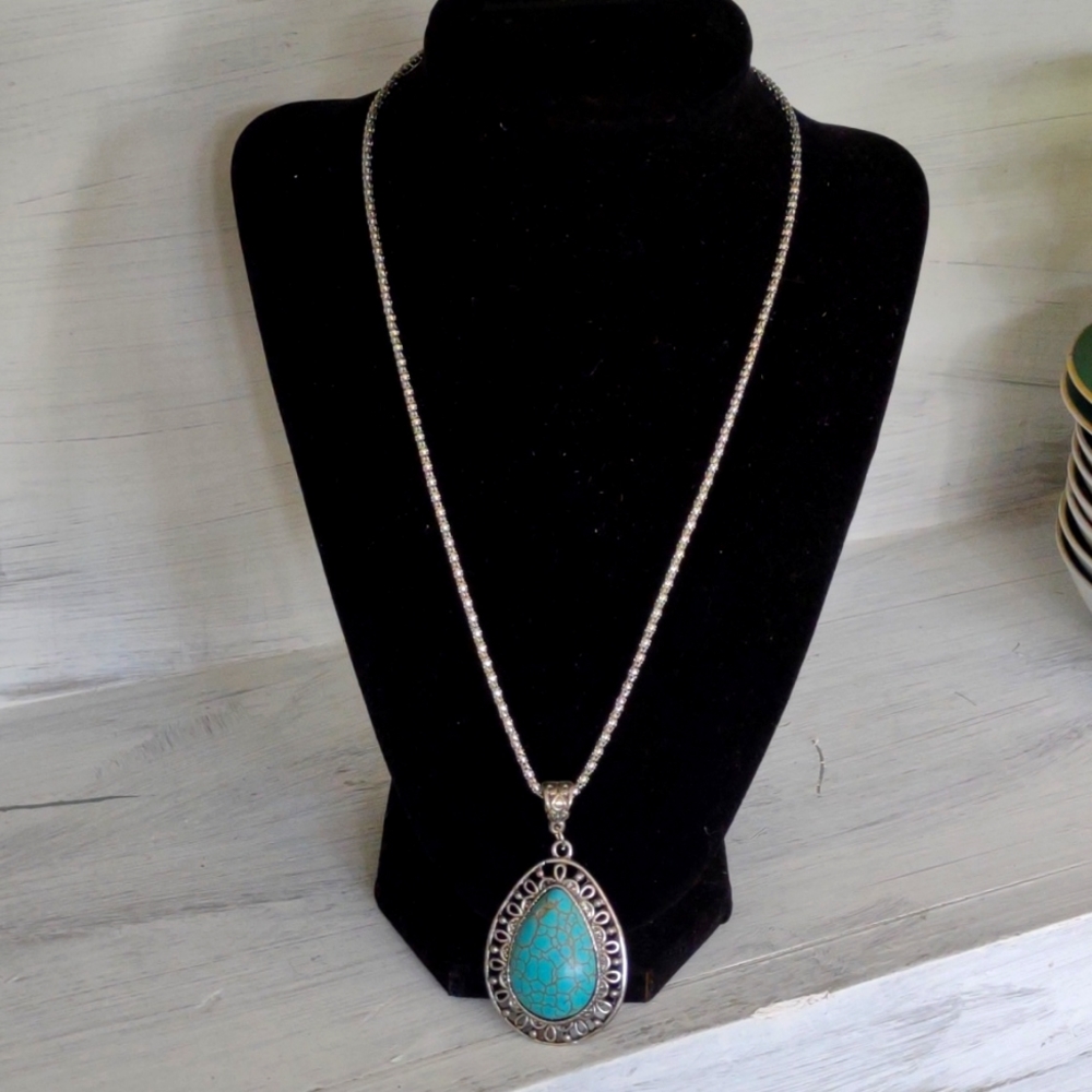 New Fashion  Turquoise Icon Necklace